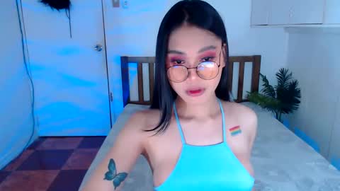 Snapshot of filipina_sassyqirl19xxx chatting on 01/12/25, 10:02 sweet online show from 01/12/25, 10:02