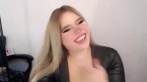 Snapshot of filipina_slutty69xxx chatting on 09/14/25, 01:49 Angela DONT FORGET TO FOLLOW AND GIVE ME APPRECIATION online show from 09/14/25, 01:49