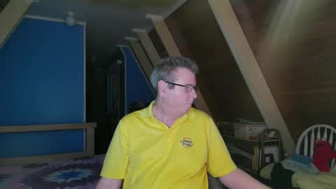 Snapshot of finderfiner chatting on 11/19/25, 04:45 finderfiner online show from 11/19/25, 04:45