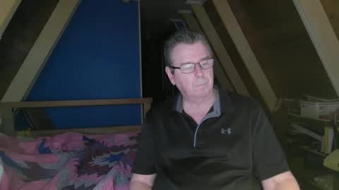 Snapshot of finderfiner chatting on 11/23/25, 10:48 finderfiner online show from 11/23/25, 10:48