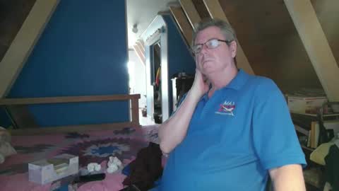 Snapshot of finderfiner chatting on 12/13/25, 07:53 finderfiner online show from 12/13/25, 07:53