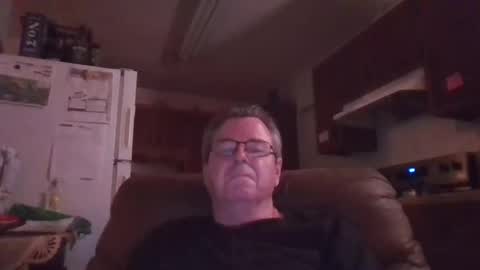 Snapshot of finderfiner chatting on 12/17/25, 04:29 finderfiner online show from 12/17/25, 04:29