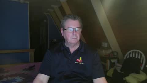 Snapshot of finderfiner chatting on 12/19/25, 09:49 finderfiner online show from 12/19/25, 09:49