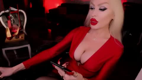 Snapshot of findom_god chatting on 03/27/26, 08:26 AlfaFemale online show from 03/27/26, 08:26