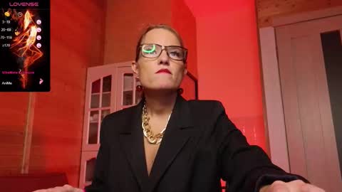 Lady online show from 12/01/25, 12:59