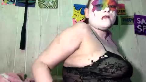 Snapshot of findommefoxi chatting on 12/15/24, 05:13 findommefoxi online show from 12/15/24, 05:13