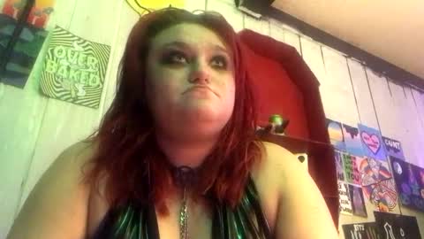 Snapshot of findommefoxi chatting on 12/28/24, 12:36 findommefoxi online show from 12/28/24, 12:36
