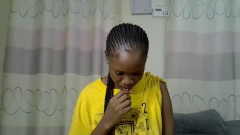 Snapshot of fine_queen12 chatting on 02/05/25, 10:30 fine_queen12 online show from 02/05/25, 10:30