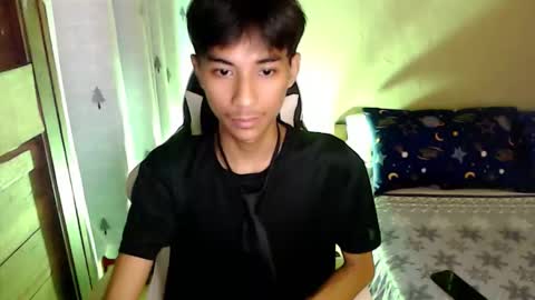 fineboii_rey18 online show from 09/11/25, 03:28
