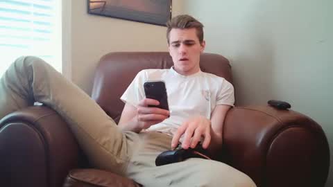 Snapshot of finnabun33 chatting on 04/22/26, 05:47 Jake I am Bicurious online show from 04/22/26, 05:47