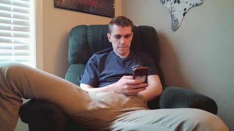 Snapshot of finnabun33 chatting on 04/30/26, 06:36 Jake I am Bicurious online show from 04/30/26, 06:36