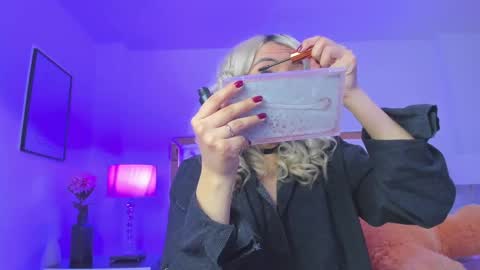 finnky1 online show from 02/13/25, 04:22