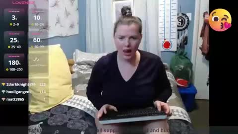 Snapshot of fionna_fineas chatting on 11/09/25, 12:53 Fionna online show from 11/09/25, 12:53