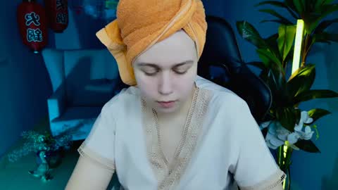 Snapshot of fioramarmoris chatting on 12/07/24, 05:15 fiora online show from 12/07/24, 05:15