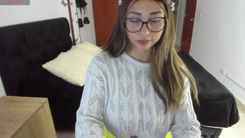 Snapshot of fiore_sanz chatting on 01/01/25, 12:53 online show from 01/01/25, 12:53