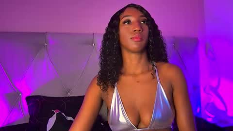 Fiorela Lenin  online show from 02/10/25, 07:17