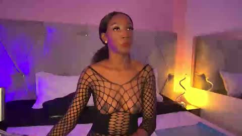 Fiorela Lenin  online show from 09/19/25, 04:18