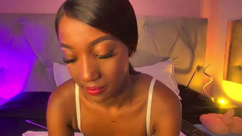 Fiorela Lenin  online show from 09/25/25, 06:55