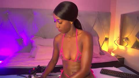 Fiorela Lenin  online show from 10/02/25, 06:26