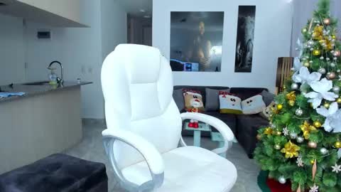 Snapshot of fiorellasantamaria chatting on 01/07/25, 09:46 fiore online show from 01/07/25, 09:46