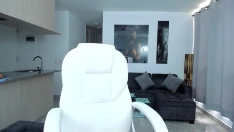Snapshot of fiorellasantamaria chatting on 01/30/25, 10:30 fiore online show from 01/30/25, 10:30