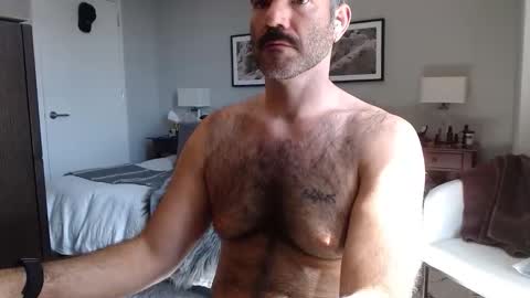Snapshot of fipguy chatting on 04/21/26, 06:44 Daddy Cam online show from 04/21/26, 06:44
