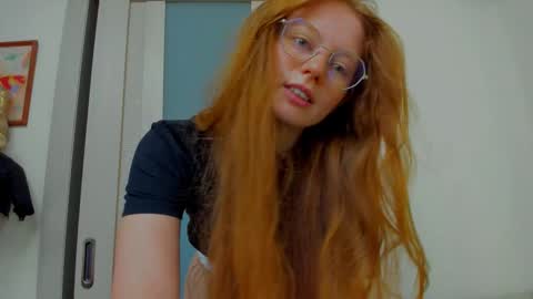 Snapshot of fire_luna chatting on 09/09/25, 04:12 fire_luna online show from 09/09/25, 04:12