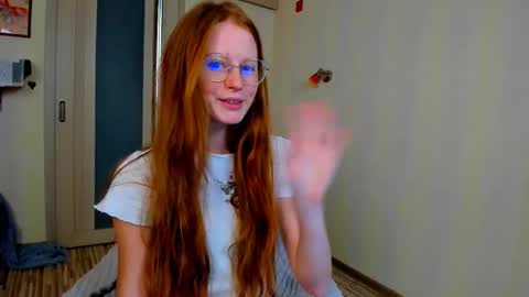 Snapshot of fire_luna chatting on 09/30/25, 06:18 fire_luna online show from 09/30/25, 06:18