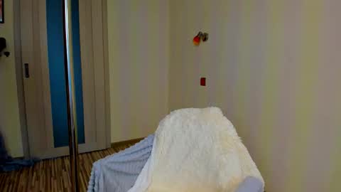 Snapshot of fire_luna chatting on 10/12/25, 06:56 fire_luna online show from 10/12/25, 06:56