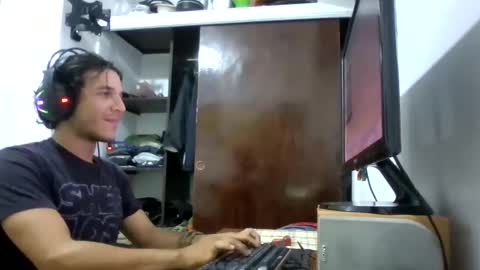 Snapshot of firefeelings chatting on 12/15/24, 07:46 Ricardo online show from 12/15/24, 07:46