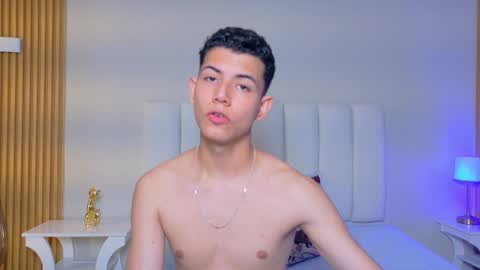 Nicolas online show from 02/04/26, 03:34