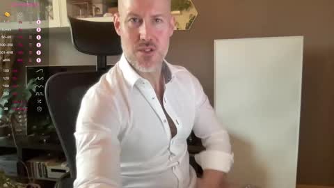 Snapshot of fit_rubinho chatting on 12/31/24, 12:36 Rubn online show from 12/31/24, 12:36