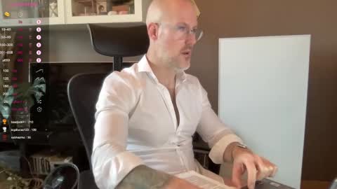 Snapshot of fit_rubinho chatting on 01/09/25, 01:35 Rubn online show from 01/09/25, 01:35