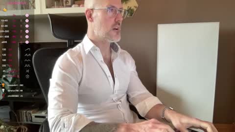 Snapshot of fit_rubinho chatting on 02/05/25, 12:27 Rubn online show from 02/05/25, 12:27