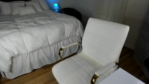 Snapshot of fitandfriskyfunxxx chatting on 12/18/24, 10:35 Jamie or Frisky online show from 12/18/24, 10:35