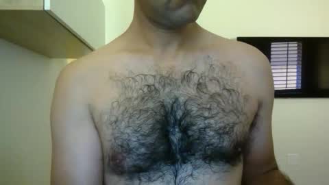 Snapshot of fitfriendlyandhairy chatting on 05/17/26, 08:38 fitfriendlyandhairy online show from 05/17/26, 08:38
