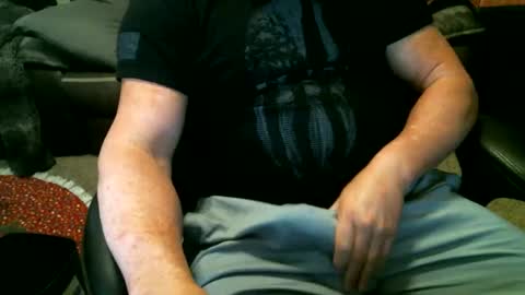 Snapshot of fitguy40 chatting on 12/06/24, 08:29 fitguy40 online show from 12/06/24, 08:29