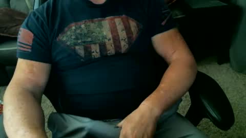 Snapshot of fitguy40 chatting on 12/11/24, 09:01 fitguy40 online show from 12/11/24, 09:01