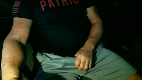 Snapshot of fitguy40 chatting on 12/31/24, 10:45 fitguy40 online show from 12/31/24, 10:45