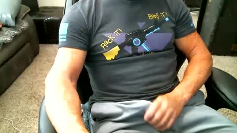 Snapshot of fitguy40 chatting on 10/02/25, 04:36 fitguy40 online show from 10/02/25, 04:36