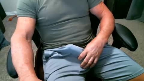 Snapshot of fitguy40 chatting on 11/23/25, 10:09 fitguy40 online show from 11/23/25, 10:09