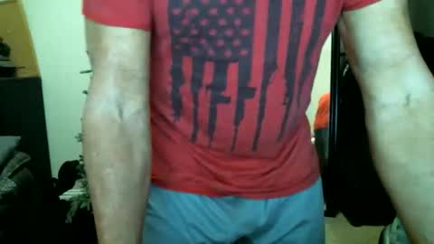 Snapshot of fitguy40 chatting on 01/07/26, 04:04 fitguy40 online show from 01/07/26, 04:04