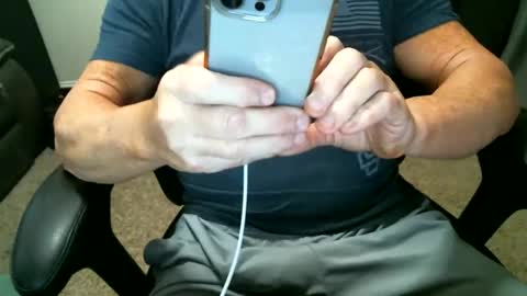 Snapshot of fitguy40 chatting on 01/09/26, 10:22 fitguy40 online show from 01/09/26, 10:22