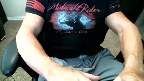 Snapshot of fitguy40 chatting on 03/13/26, 07:31 fitguy40 online show from 03/13/26, 07:31