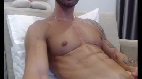Snapshot of fitness1989 chatting on 10/05/25, 05:50 fitness1989 online show from 10/05/25, 05:50