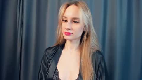 Kira online show from 01/14/26, 02:39