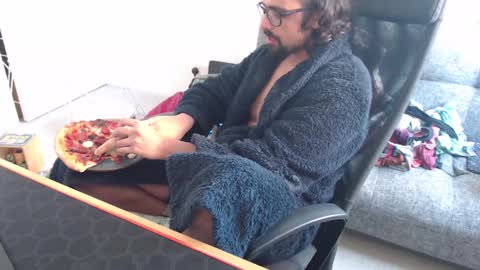 Snapshot of fizz6572 chatting on 02/02/25, 12:57 fizz6572 online show from 02/02/25, 12:57