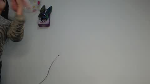tteo  Sienna  online show from 10/15/25, 12:05