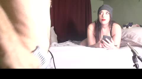 Flannel Dong online show from 11/08/25, 08:25