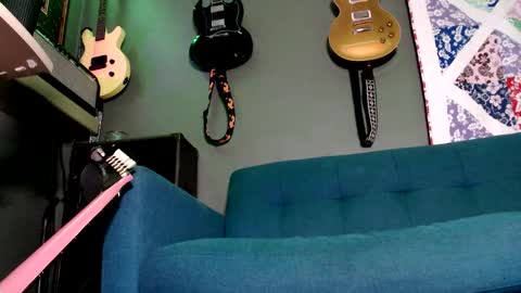 Flannel Dong online show from 11/27/25, 04:42